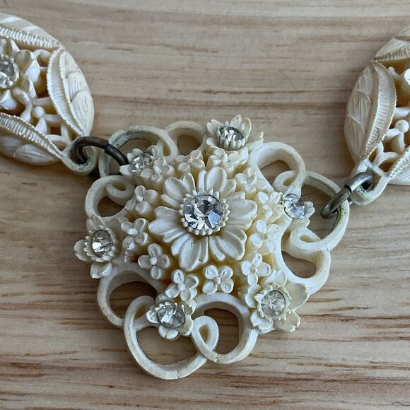 Carved Celluloid Necklace & Earring Set White Flowers Rhinestones 16" Screwbacks - Picture 11 of 16